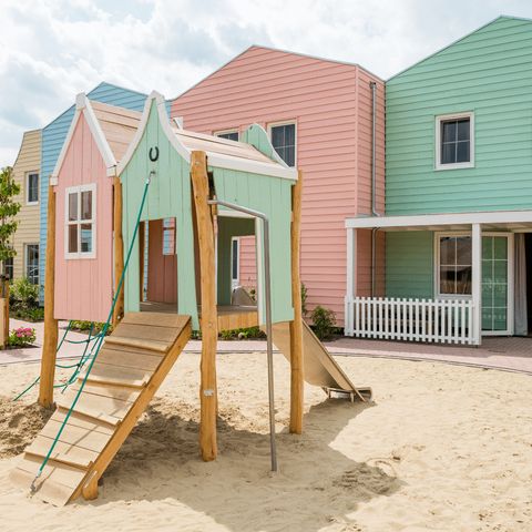 HOUSE 8 people - Luxury Village Street