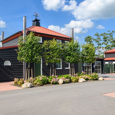 HOUSE 14 people - Luxury wellness farm