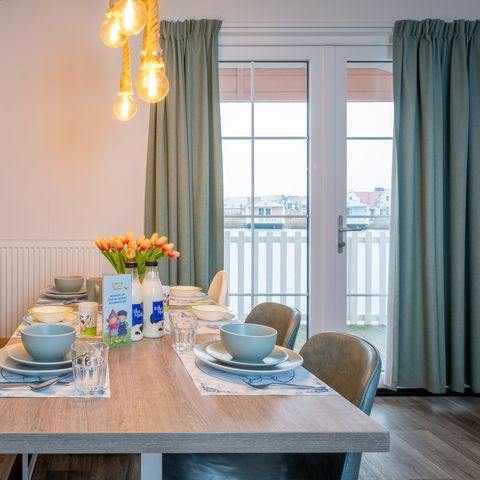 Bungalow 6 persons - Fien & Teun barge house including cot