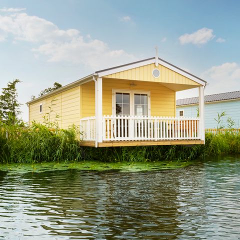 BUNGALOW 6 people - Fien & Teun barge house including cot