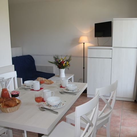 APARTMENT 5 people - G/221_2 ROOMS 4/5 PERSONS