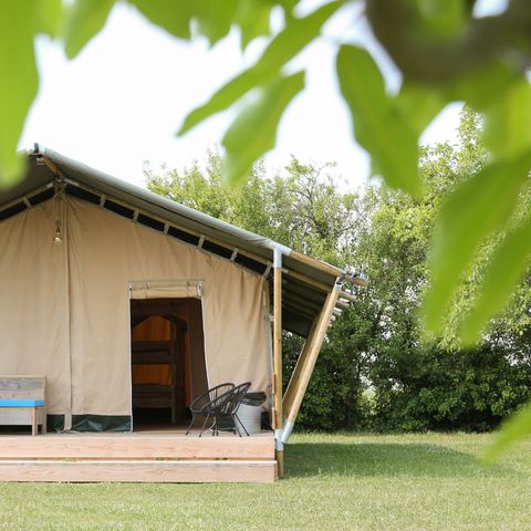 CANVAS AND WOOD TENT 5 people - Safari lodge Prestige (max. 2 adults)