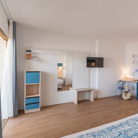BEDROOM 2 people - Hotel room Double - Adapted for PMR - Balcony C2A