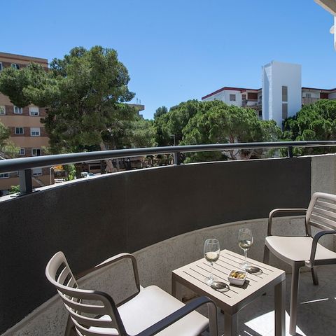 BEDROOM 4 people - Family room - 3 adults + 1 child (-12 years) - balcony