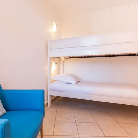 BEDROOM 4 people - Hotel room - Quadruple + 1 sleeping alcove - Terrace or balcony