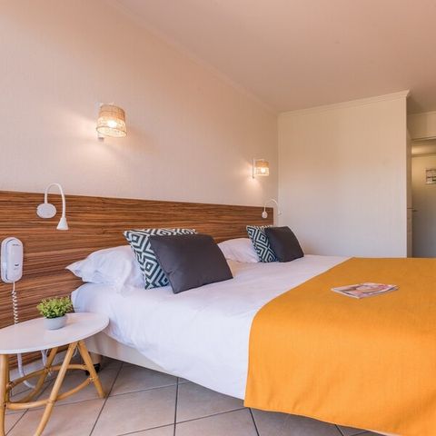 Bedroom 4 persons - Hotel room - Quadruple - 1 sleeping - Alcove - Terrace or balcony
