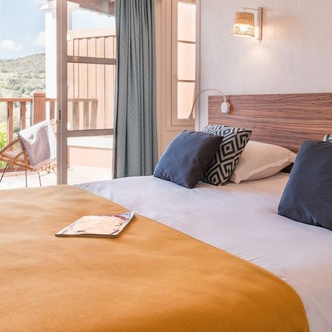 Bedroom 4 persons - Hotel room - Quadruple - 1 sleeping - Alcove - Terrace or balcony