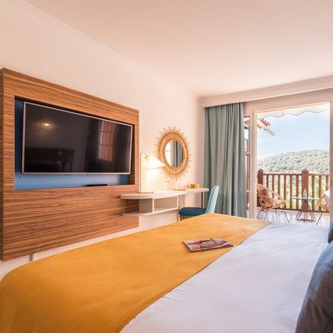 Bedroom 4 persons - Hotel room - Quadruple - 1 sleeping - Alcove - Terrace or balcony
