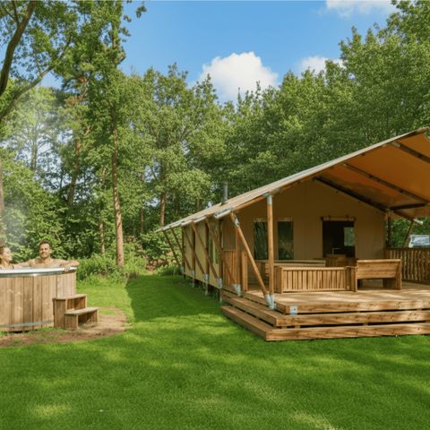 CANVAS AND WOOD TENT 5 people - Comfort with private hot tub (4+1)