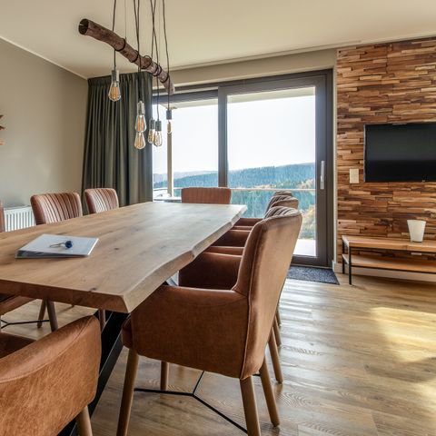 Apartment 8 persons - stylish with a view