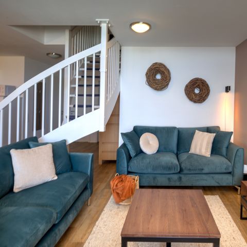 APARTMENT 6 people - attractive penthouse right by the piste