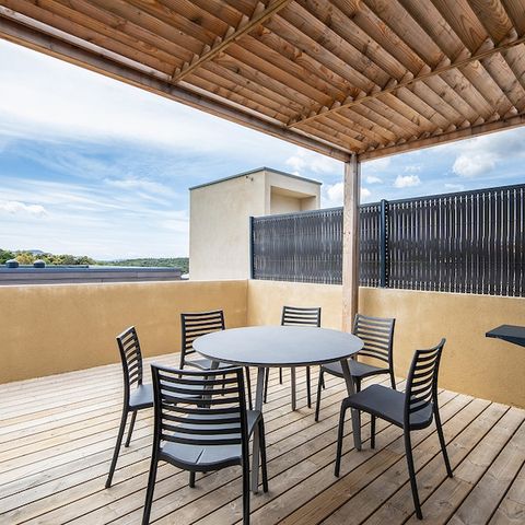 APARTMENT 6 people - - 2 bedrooms - Air conditioned - Terrace