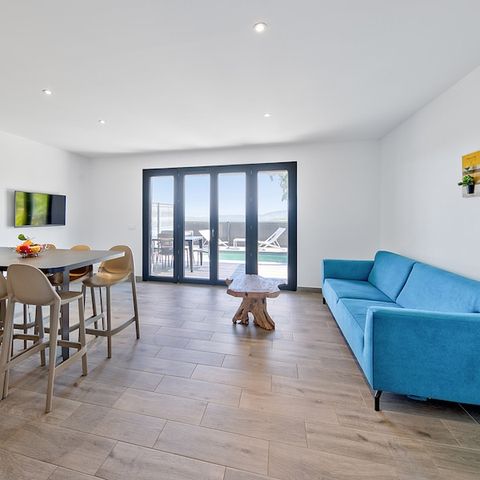 HOUSE 6 people - - 3 bedrooms - Duplex - Air conditioned - 4m private swimming pool - Terrace