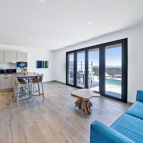 HOUSE 8 people - - 4 bedrooms - Air conditioned - 4m private swimming pool - Terrace