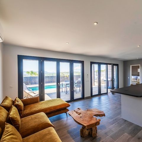 HOUSE 8 people - - 4 bedrooms - Air conditioned - 7m private swimming pool - Terrace