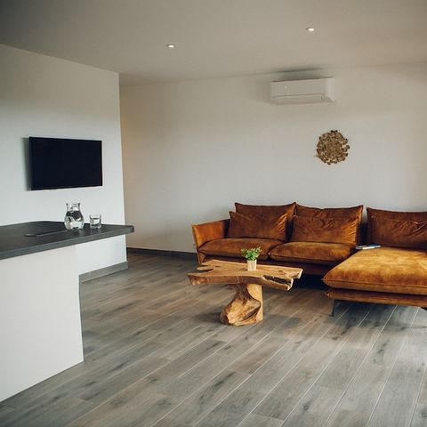 HOUSE 8 people - - 4 bedrooms - Air conditioned - 7m private swimming pool - Terrace