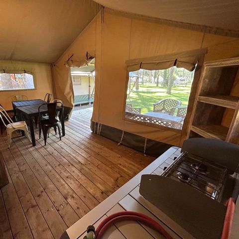 CANVAS AND WOOD TENT 4 people