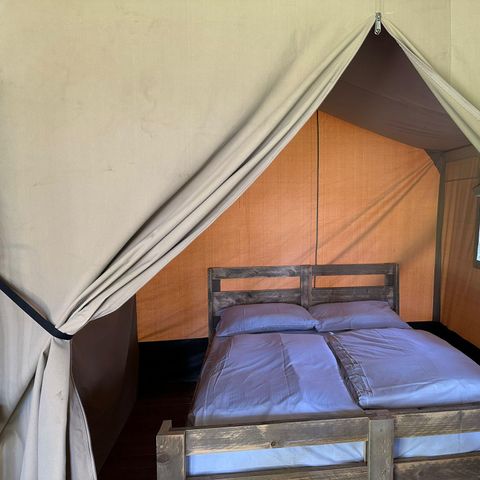 CANVAS AND WOOD TENT 4 people