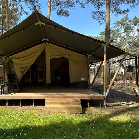 CANVAS AND WOOD TENT 4 people