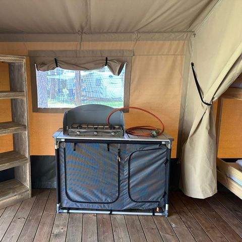 CANVAS AND WOOD TENT 4 people