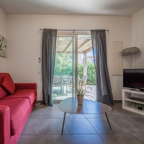 APARTMENT 6 people - - 6 people - 2 bedrooms - Air conditioned - Terrace
