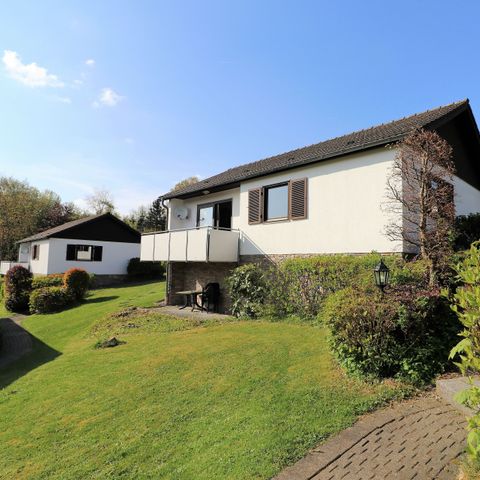 House 6 persons - atmospheric near centre