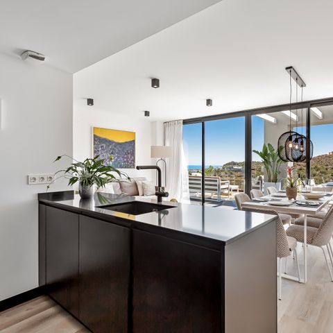 APARTMENT 8 people - with seaview, roofterrace and jacuzzi