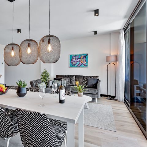 Apartment 6 persons - with pool side