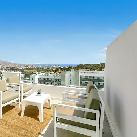 Apartment 6 persons - Penthouse poolside