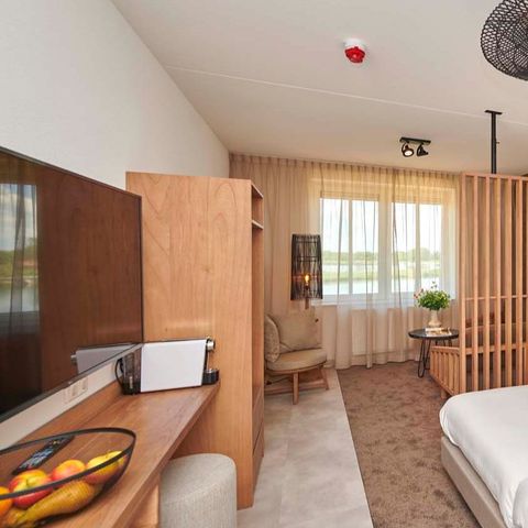 BEDROOM 2 people - Lake View Hotel Room