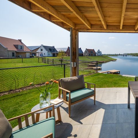 House 4 persons - Premium Water