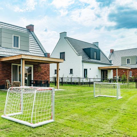 HOUSE 6 people - Premium Game