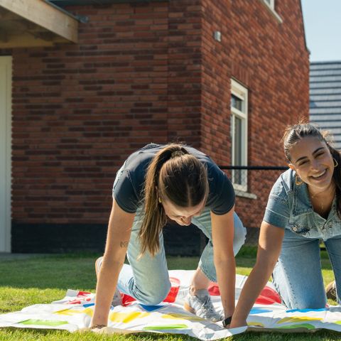 HOUSE 8 people - Premium Game