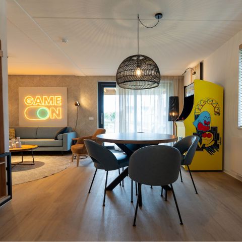 Accommodation 4 persons - Premium Game