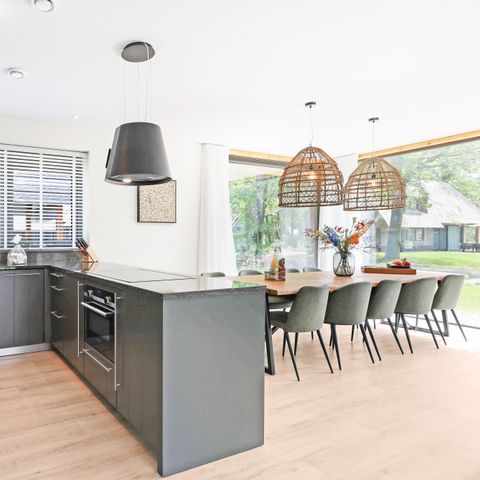 HOUSE 10 people - 10EL1