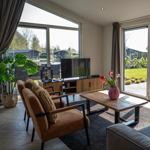 House 6 persons - Molenhuys Waterzicht Premium with Hot Tub