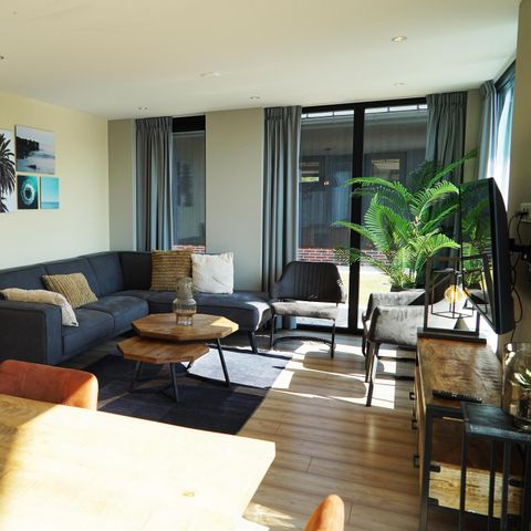 Group accommodation 10 persons - Lake Villa 10