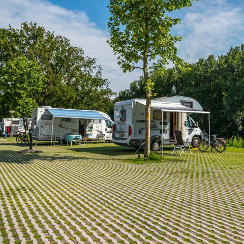 Pitch - Comfort L motorhome site by the water
