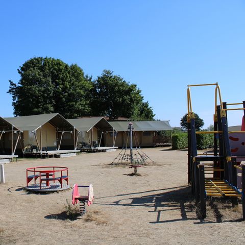 Canvas and wooden tent 6 persons