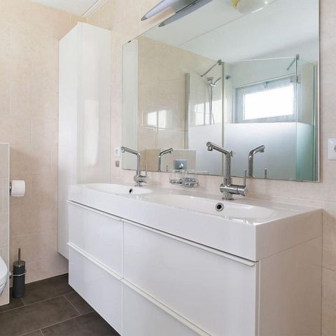 BUNGALOW 5 people - with luxury garden room and view of playpond