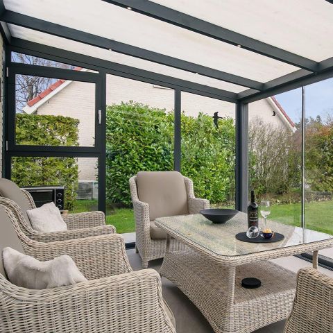 BUNGALOW 5 people - with luxury garden room and view of playpond