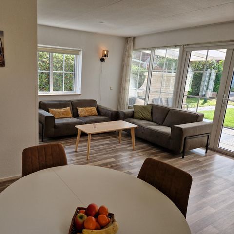 BUNGALOW 4 people - with Veranda and air conditioning ground floor