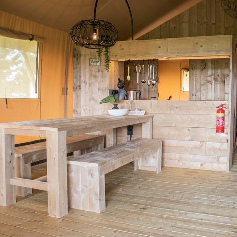 Canvas and wooden tent 6 persons - 4-6ST