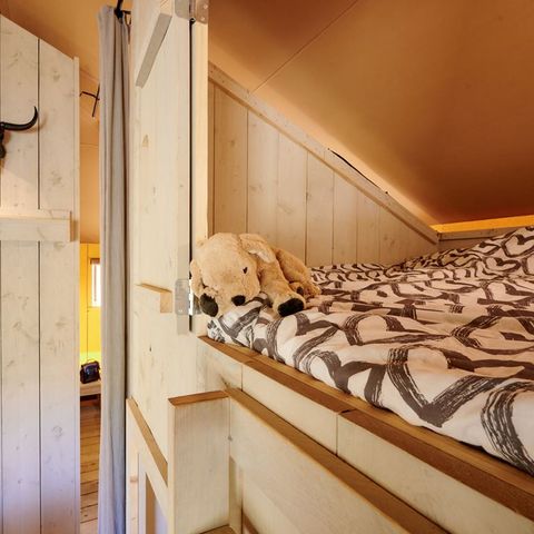 Canvas and wooden tent 6 persons - 4-6ST