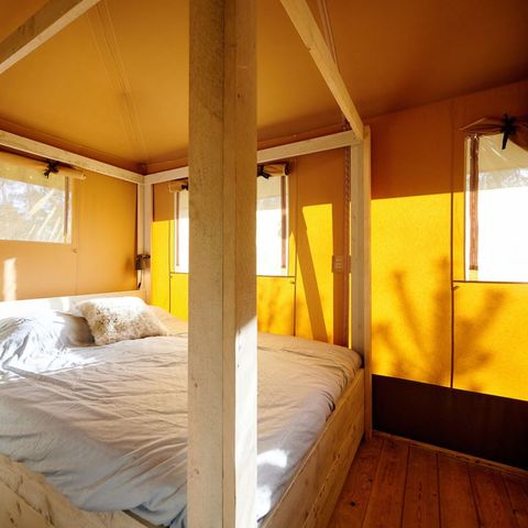 Canvas and wooden tent 6 persons - 4-6ST