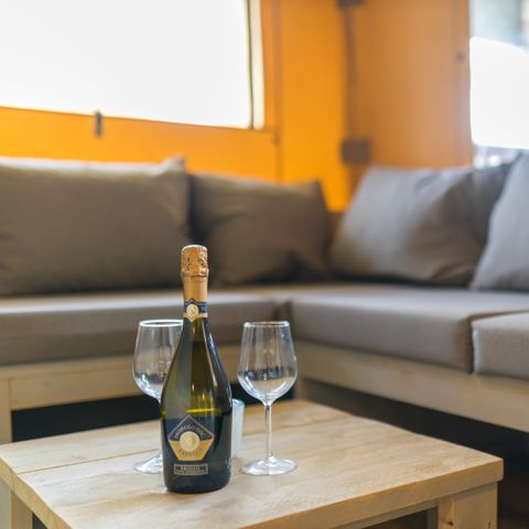 CANVAS AND WOOD TENT 6 people - 4-6ST