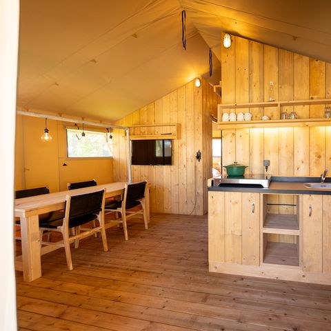 Canvas and wooden tent 4 persons