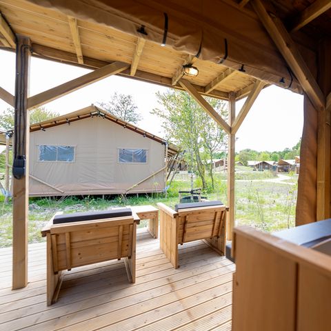 Canvas and wooden tent 2 persons