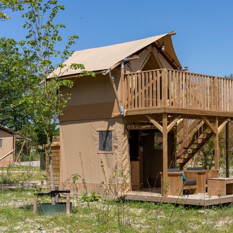 CANVAS AND WOOD TENT 8 people