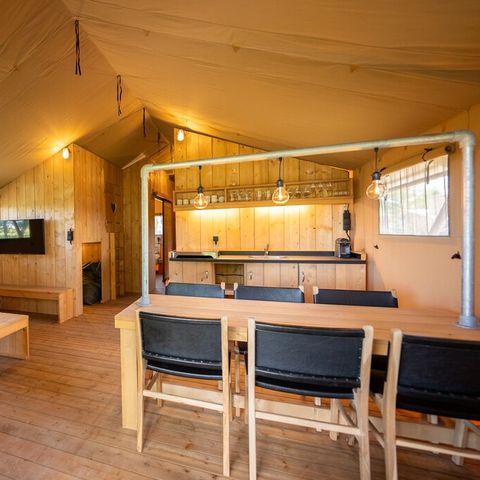 Canvas and wooden tent 8 persons